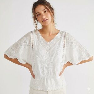 Kindred White Boho Embroidered Lace Flutter Sleeve Top Smocked Medium